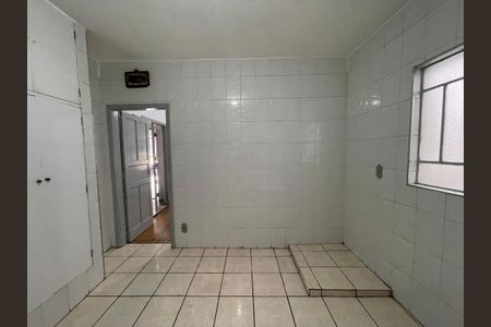 Casa à venda com 100m², 3 quartos e 2 vagas Casa à venda com 100m², 3 quartos e 2 vagasCozinha