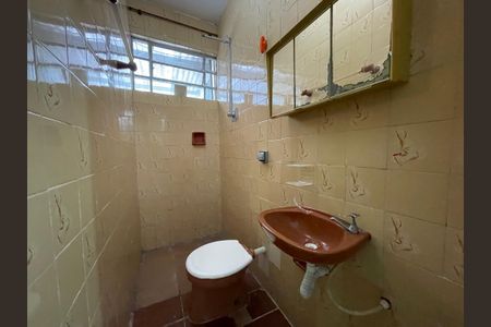 Casa à venda com 100m², 3 quartos e 2 vagas Casa à venda com 100m², 3 quartos e 2 vagasBanheiro 1