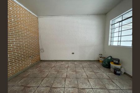 Casa à venda com 100m², 3 quartos e 2 vagas Casa à venda com 100m², 3 quartos e 2 vagasSala