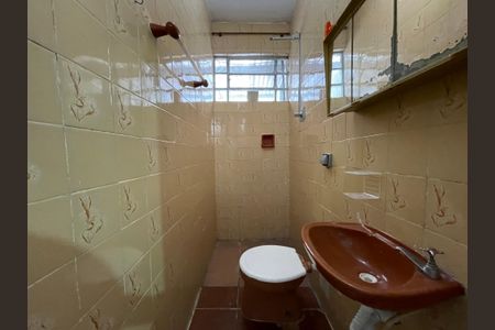 Casa à venda com 100m², 3 quartos e 2 vagas Casa à venda com 100m², 3 quartos e 2 vagasBanheiro 1