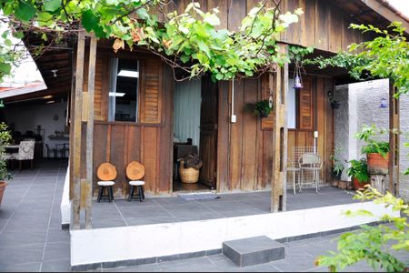 Casa à venda com 171m², 2 quartos e 2 vagasQuintal