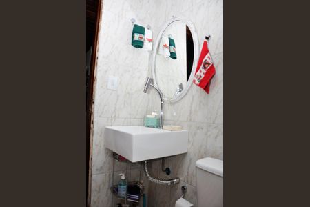 Casa à venda com 171m², 2 quartos e 2 vagasBanheiro Social