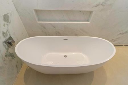 Casa à venda com 2104m², 4 quartos e 10 vagas Casa à venda com 2104m², 4 quartos e 10 vagasBanheiro da suíte 4