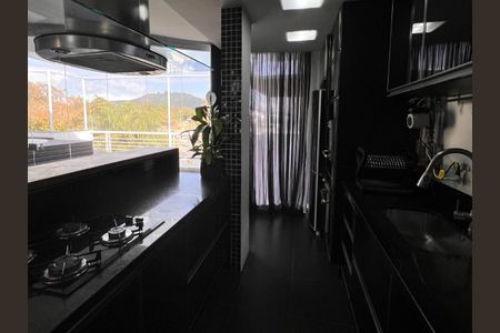 Apartamento para alugar com 160m², 2 quartos e 2 vagasCozinha