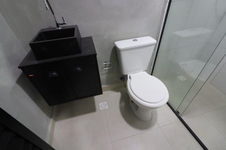 Banheiro de kitnet/studio para alugar com 1 quarto, 20m² em Presidente Altino, Osasco