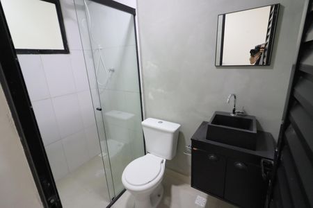 Banheiro Social de kitnet/studio para alugar com 1 quarto, 21m² em Presidente Altino, Osasco
