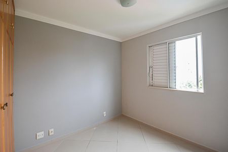 Apartamento à venda com 65m², 3 quartos e 1 vagaQuarto 2
