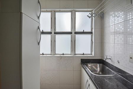 Apartamento à venda com 65m², 3 quartos e 1 vagaÁrea de Serviço