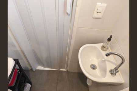 Apartamento à venda com 84m², 3 quartos e sem vaga Apartamento à venda com 84m², 3 quartos e sem vagaBanheiro de serviço