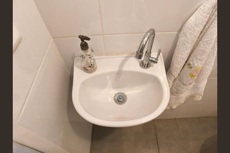 Apartamento à venda com 84m², 3 quartos e sem vaga Apartamento à venda com 84m², 3 quartos e sem vagaBanheiro de serviço