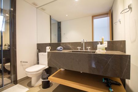 Apartamento à venda com 111m², 1 quarto e 2 vagasBanheiro