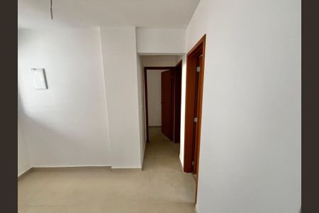 Corredor de apartamento para alugar com 2 quartos, 38m² em Água Fria, São Paulo