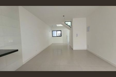 Casa à venda com 3 quartos, 110m² em Jardim Alzira, São Paulo