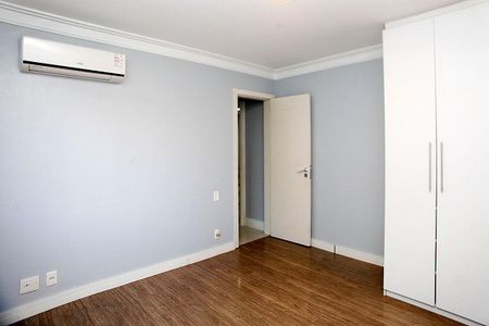 Apartamento à venda com 102m², 3 quartos e 2 vagasSuíte