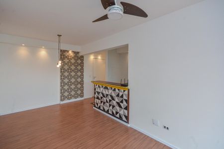 Apartamento para alugar com 58m², 2 quartos e 1 vaga Apartamento para alugar com 58m², 2 quartos e 1 vagaSala