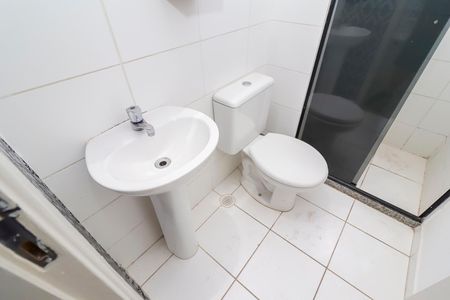 Apartamento à venda com 48m², 2 quartos e 1 vaga Apartamento à venda com 48m², 2 quartos e 1 vagaBanheiro