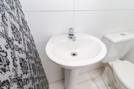 Apartamento à venda com 48m², 2 quartos e 1 vaga Apartamento à venda com 48m², 2 quartos e 1 vagaBanheiro