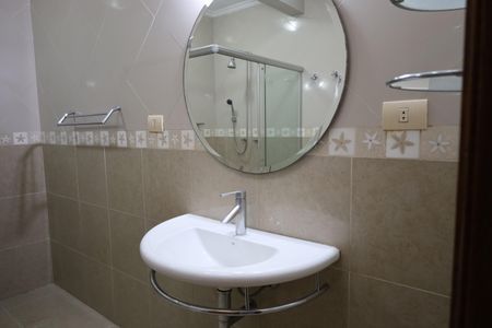 Casa à venda com 590m², 5 quartos e 4 vagasBanheiro da Suíte 