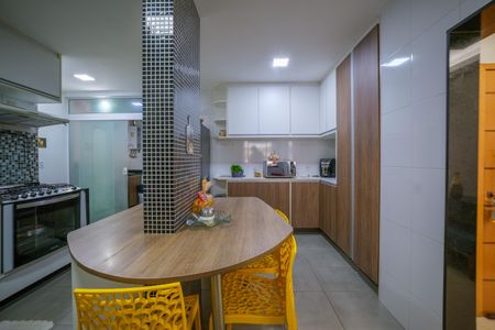 Apartamento à venda com 128m², 3 quartos e 1 vagaCozinha