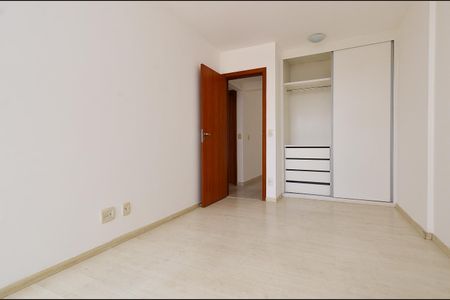 Apartamento à venda com 76m², 3 quartos e 2 vagasSuíte