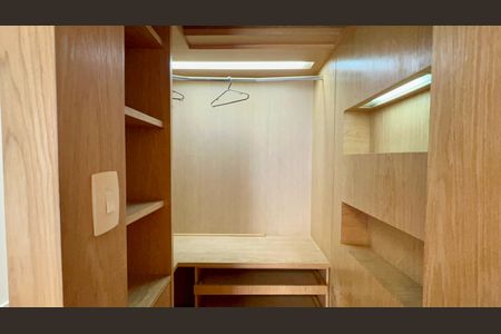 Apartamento à venda com 115m², 3 quartos e 1 vagaCloset da suíte