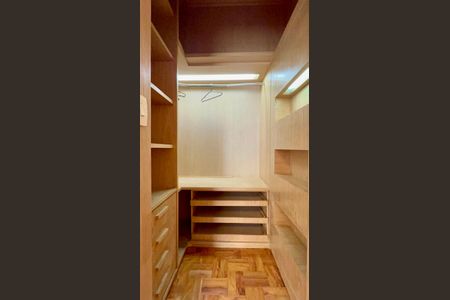 Apartamento à venda com 115m², 3 quartos e 1 vagaCloset da suíte