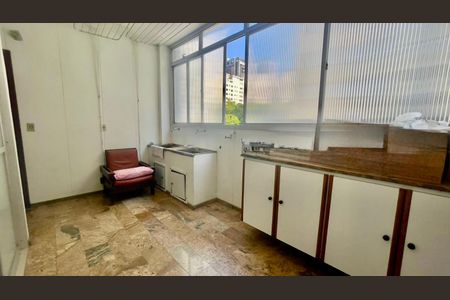 Apartamento à venda com 160m², 4 quartos e 2 vagas Apartamento à venda com 160m², 4 quartos e 2 vagasLavanderia
