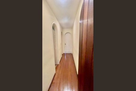 Apartamento à venda com 160m², 4 quartos e 2 vagas Apartamento à venda com 160m², 4 quartos e 2 vagasCorredor