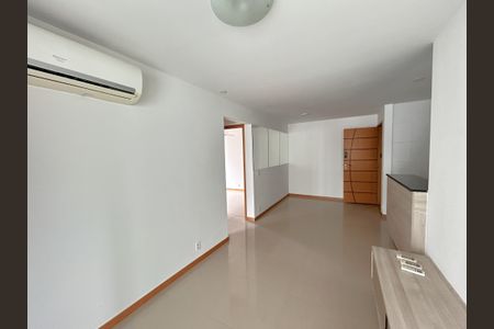 Apartamento à venda com 62m², 2 quartos e 2 vagasSala