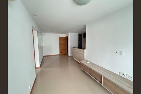 Apartamento à venda com 62m², 2 quartos e 2 vagasSala