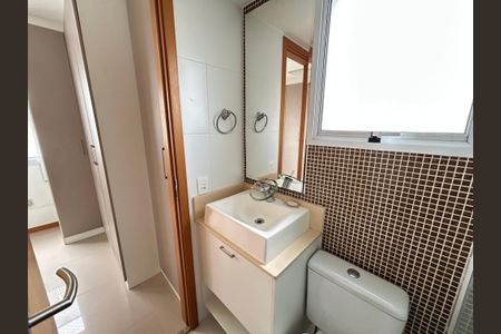 Apartamento à venda com 62m², 2 quartos e 2 vagasBanheiro da Suíte