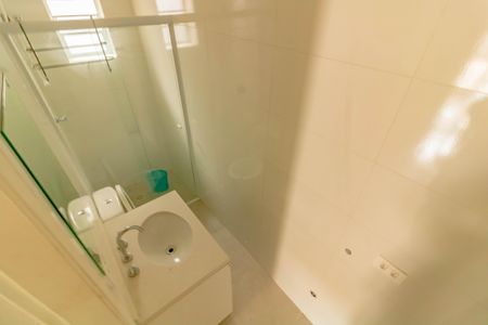 Banheiro de casa para alugar com 1 quarto, 45m² em Jardim Oriental, São Paulo