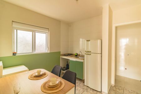 Cozinha de casa para alugar com 1 quarto, 45m² em Jardim Oriental, São Paulo