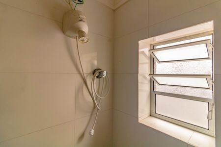 Banheiro de casa para alugar com 1 quarto, 45m² em Jardim Oriental, São Paulo