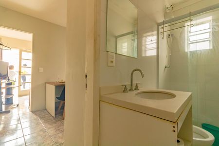 Banheiro de casa para alugar com 1 quarto, 45m² em Jardim Oriental, São Paulo