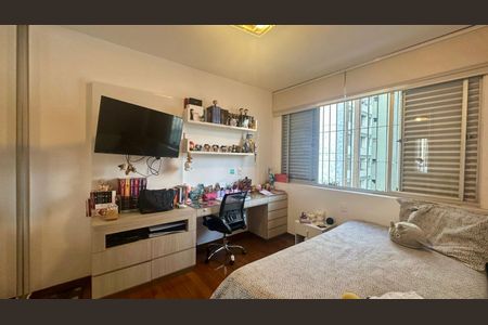 Apartamento à venda com 150m², 4 quartos e 2 vagasQuarto 
