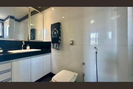 Apartamento à venda com 150m², 4 quartos e 2 vagasBanheiro 