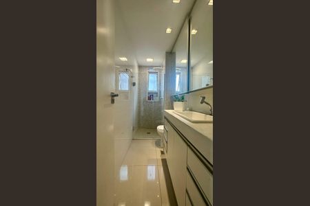 Apartamento à venda com 150m², 4 quartos e 2 vagasBanheiro 