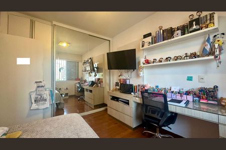 Apartamento à venda com 150m², 4 quartos e 2 vagasQuarto 