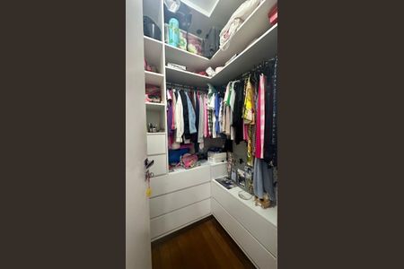 Apartamento à venda com 150m², 4 quartos e 2 vagasCloset