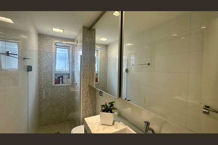 Apartamento à venda com 150m², 4 quartos e 2 vagasBanheiro 