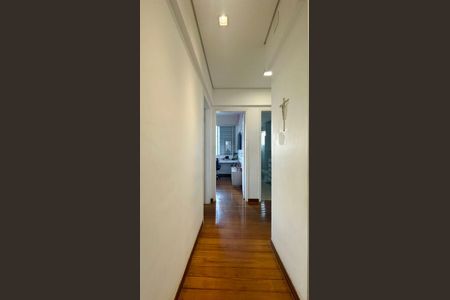 Apartamento à venda com 150m², 4 quartos e 2 vagasCorredor 