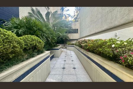 Apartamento à venda com 150m², 4 quartos e 2 vagasEntrada do prédio 