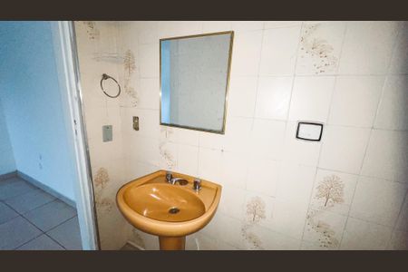 Casa para alugar com 61m², 1 quarto e sem vaga Casa para alugar com 61m², 1 quarto e sem vagaBanheiro Social