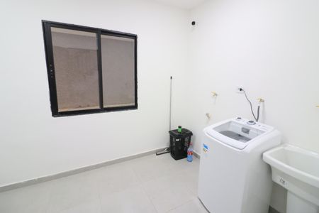 Área de Serviço de kitnet/studio para alugar com 1 quarto, 21m² em Presidente Altino, Osasco