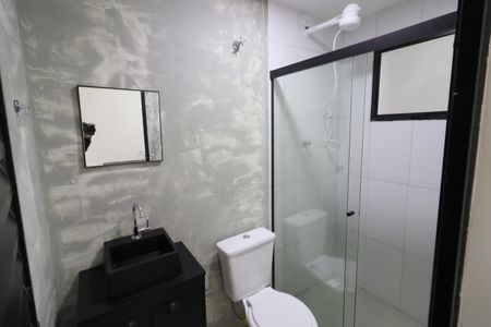 Banheiro Social de kitnet/studio para alugar com 1 quarto, 21m² em Presidente Altino, Osasco