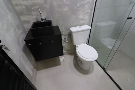 Banheiro Social de kitnet/studio para alugar com 1 quarto, 21m² em Presidente Altino, Osasco