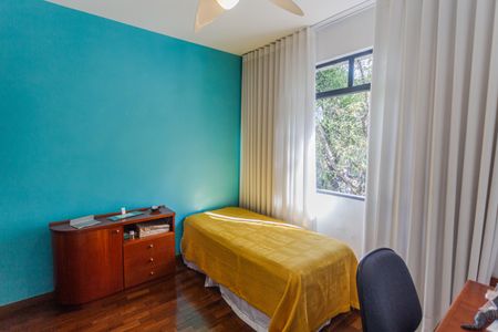 Apartamento à venda com 160m², 4 quartos e 2 vagasQuarto 2