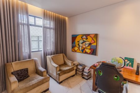Apartamento à venda com 160m², 4 quartos e 2 vagasEscritório