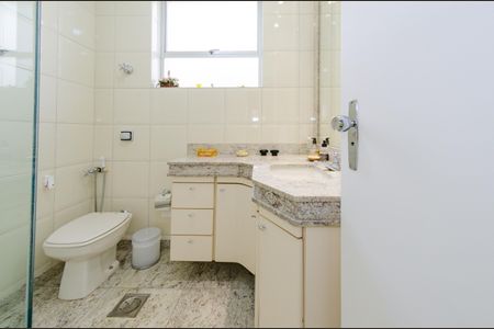 Apartamento à venda com 123m², 3 quartos e 1 vaga Apartamento à venda com 123m², 3 quartos e 1 vagaBanheiro social